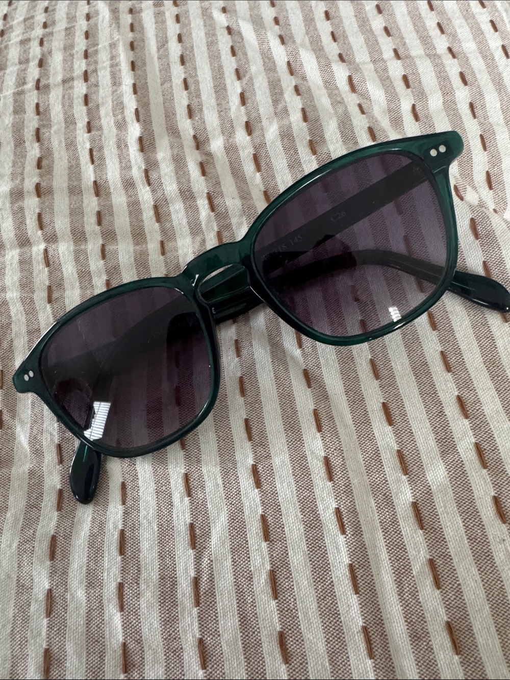 Classic Women's Green Square Sunglasses with Tinted Lenses
